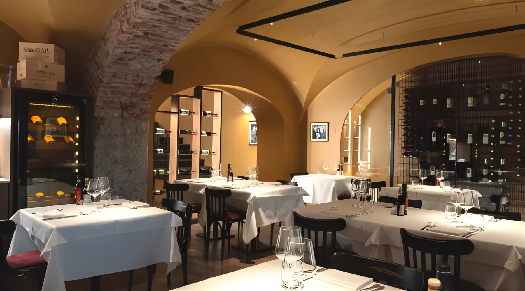 interni taverna trastevere milano